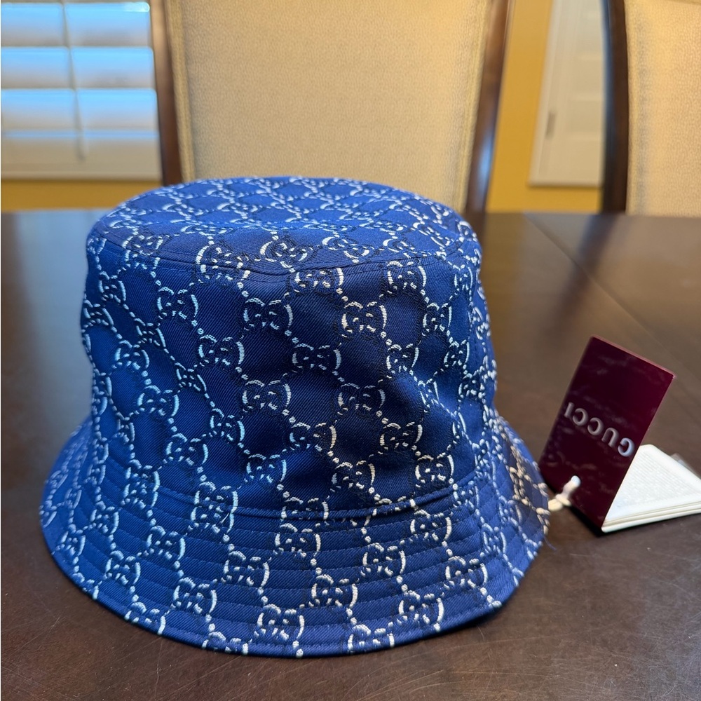 New Authentic Gucci GG Supreme Logo Bucket Hat Blue Size M